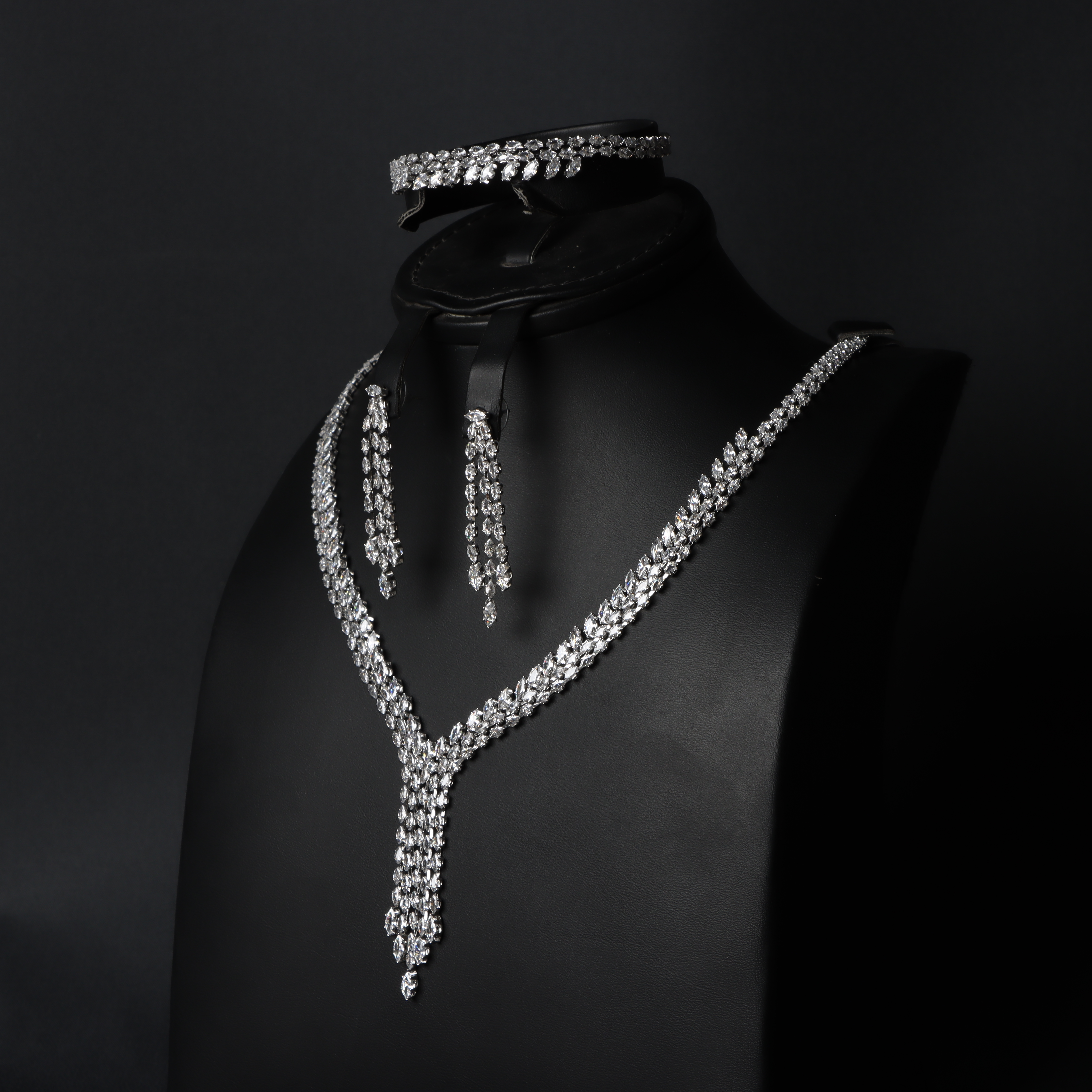 طقم ماسي براق