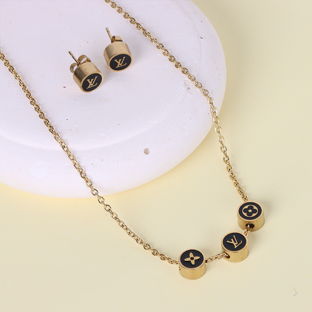 طقم ذهبي بنمط رموز فاخرة