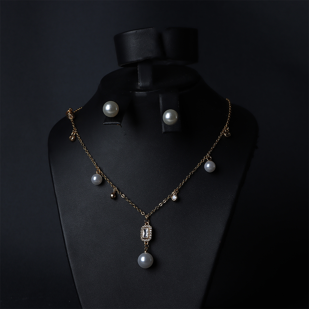 طقم لؤلؤ ذهبي راقٍ