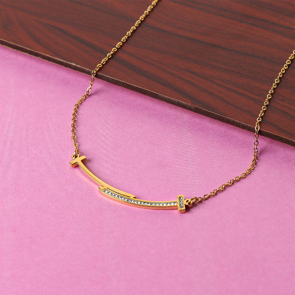 سلسال ذهبي بتعليقة منحنية 