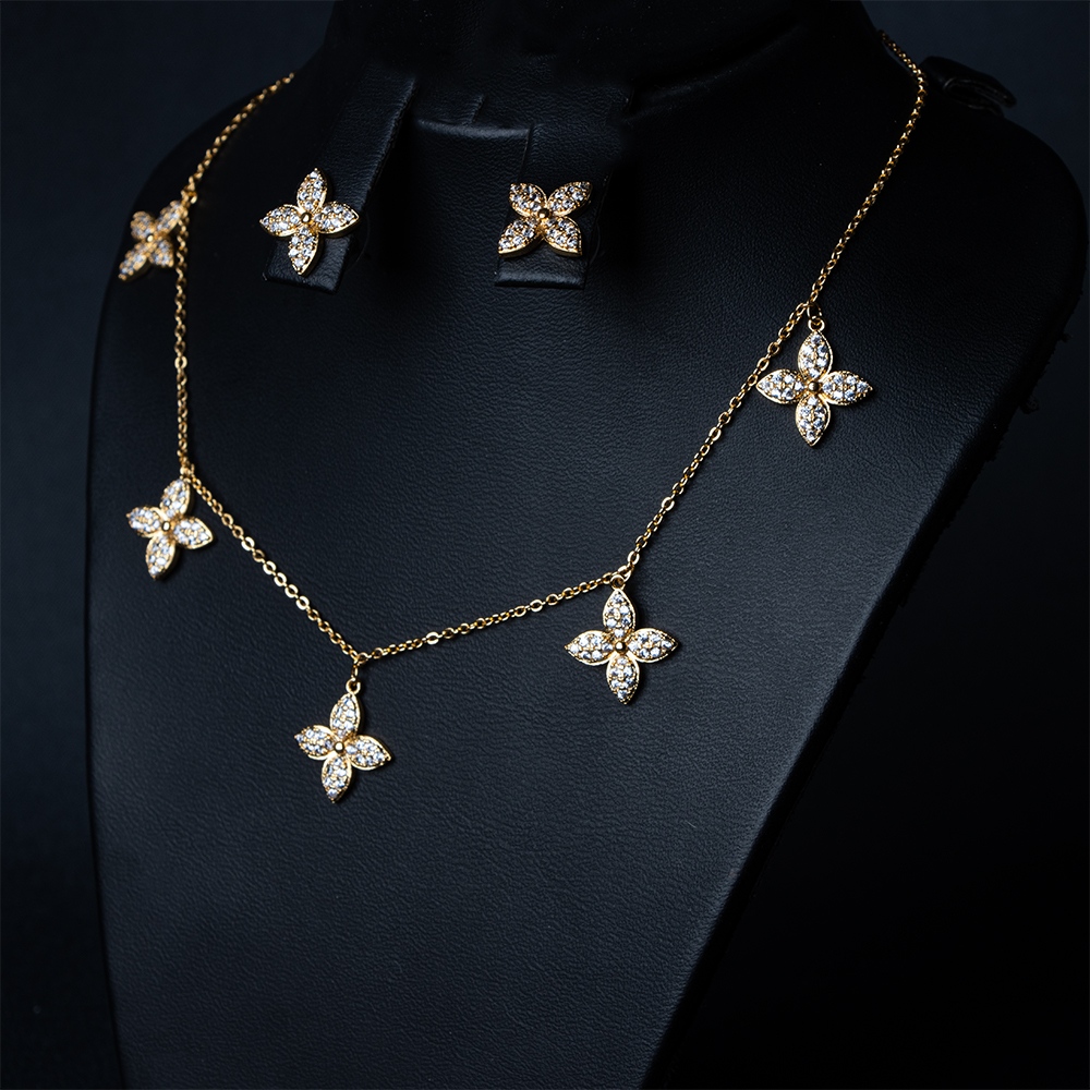 طقم ذهبي مرصع زركون