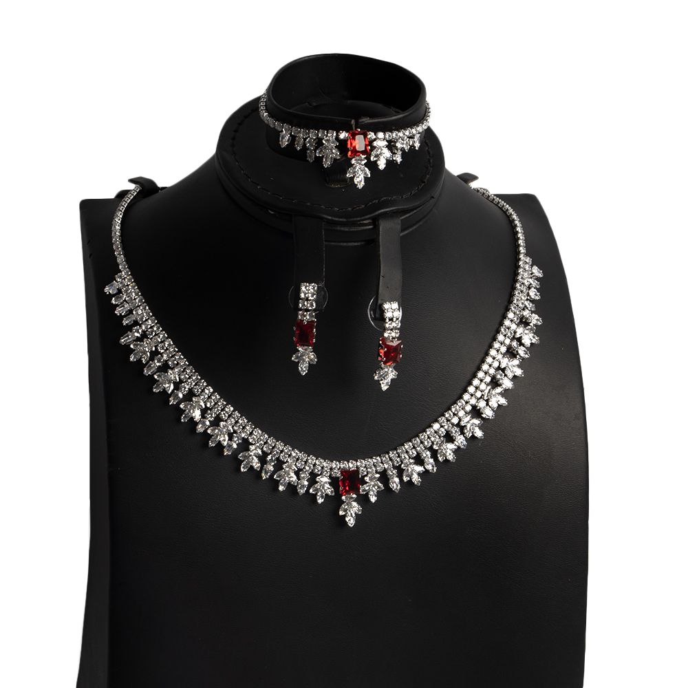 طقم مجوهرات بفصوص زركون أحمر