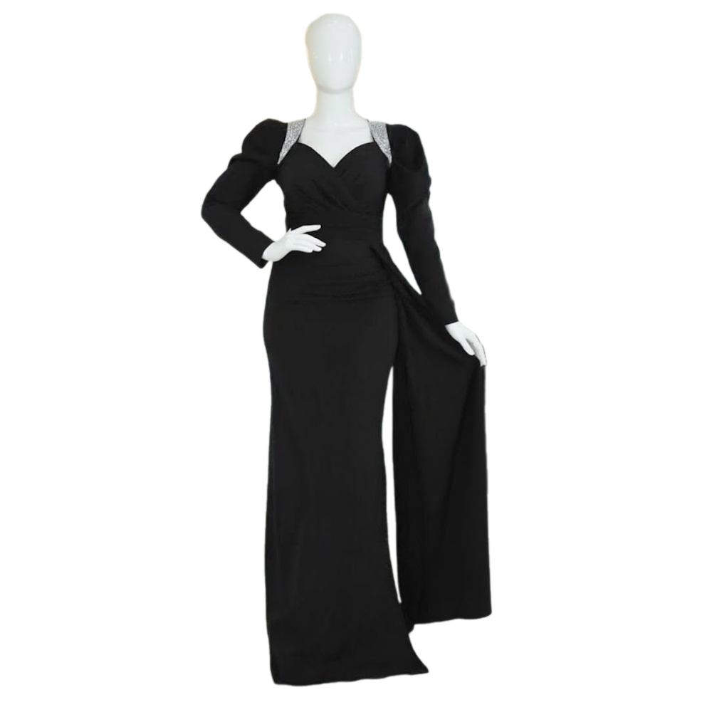 فستان سهرة طويل وأنيق باللون الأسود الكلاسيكي