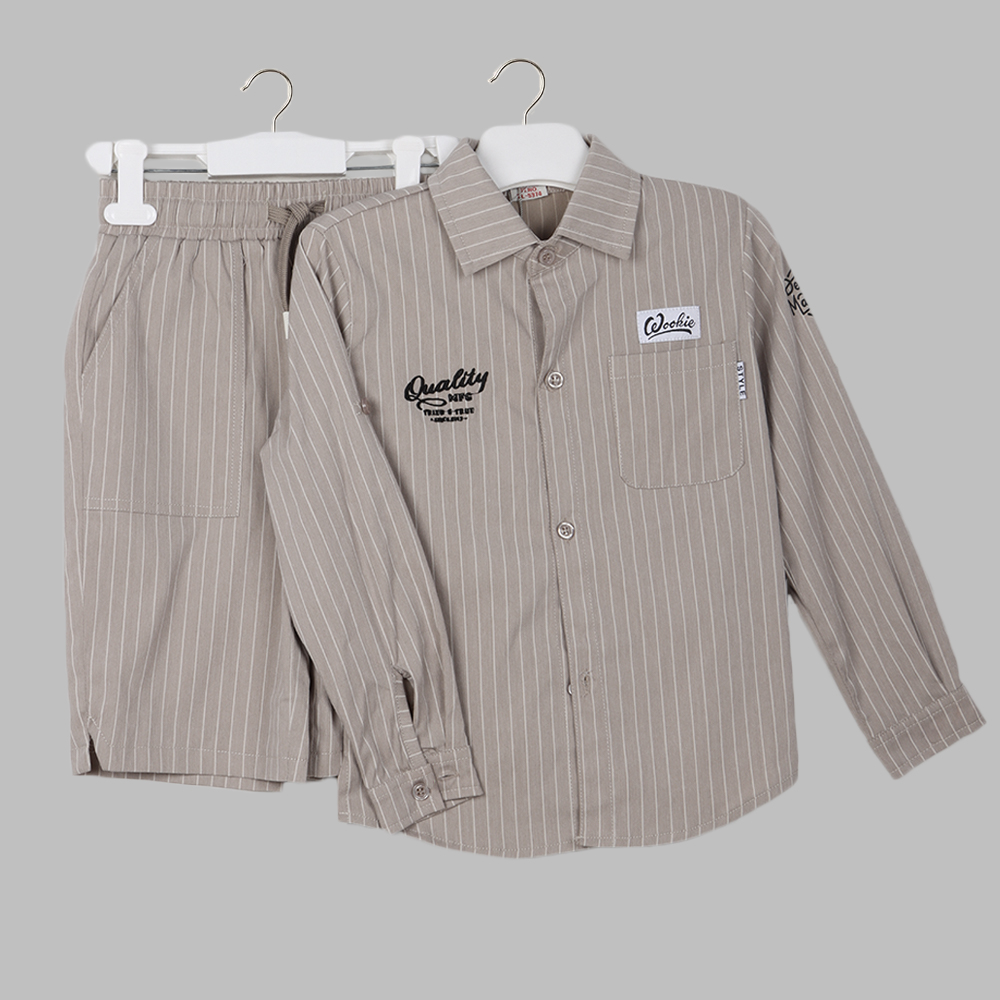  طقم أطفال ولادي مخطط قميص مع شورت