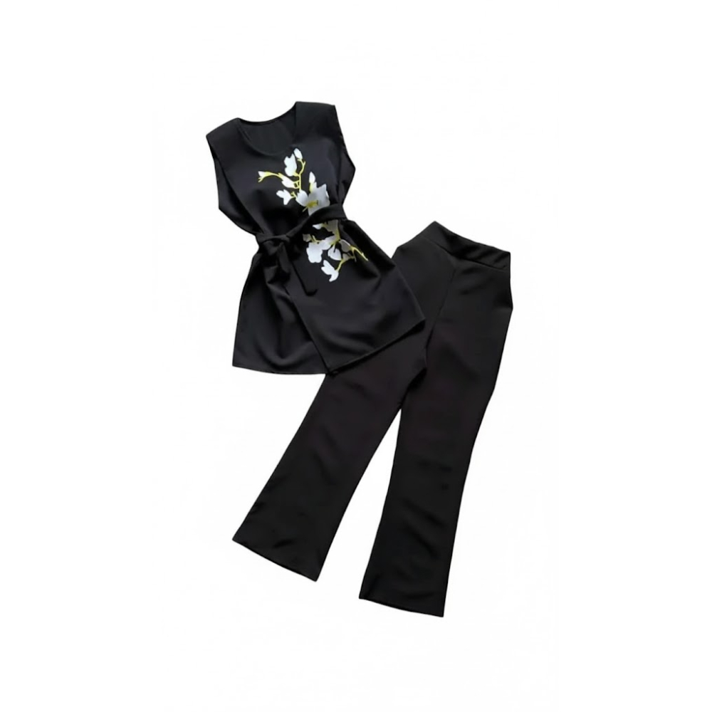 طقم نسائي عصري بنقشة الزهور