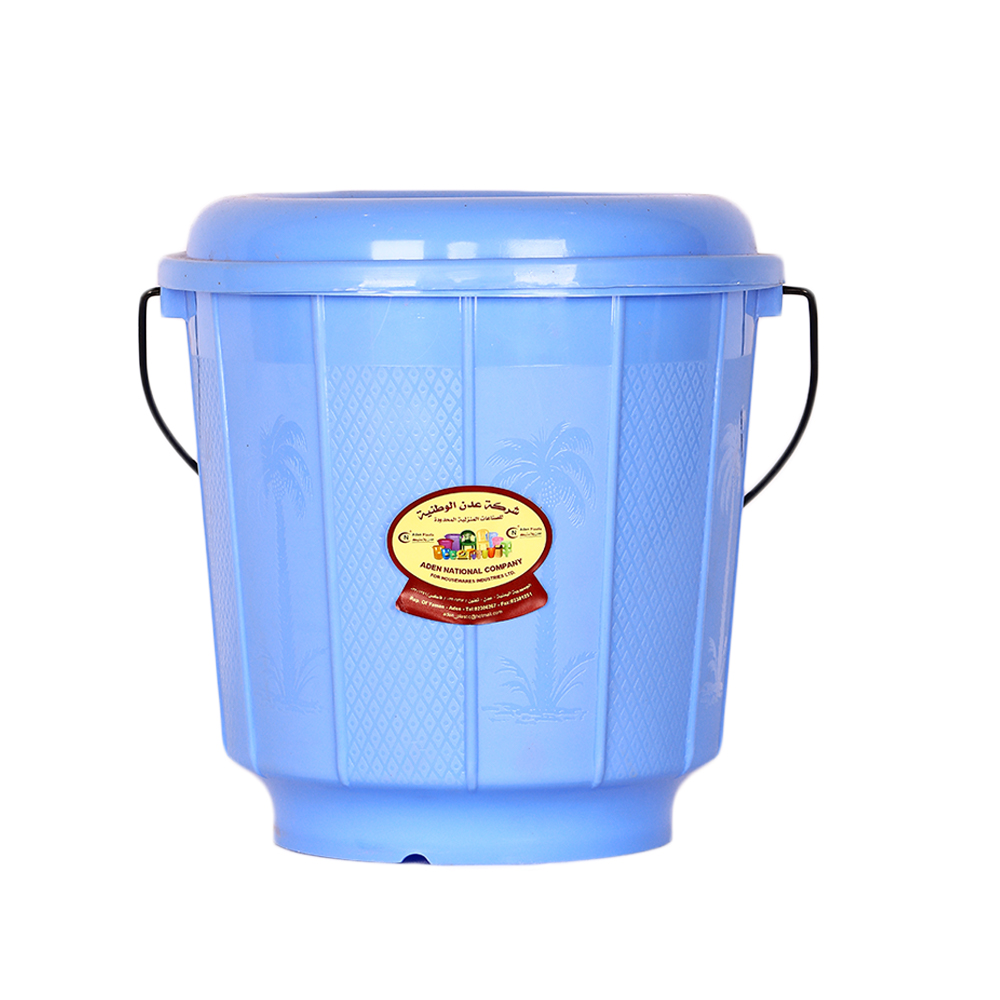 بالدي ماء بلاستيك بغطاء ومقبض
