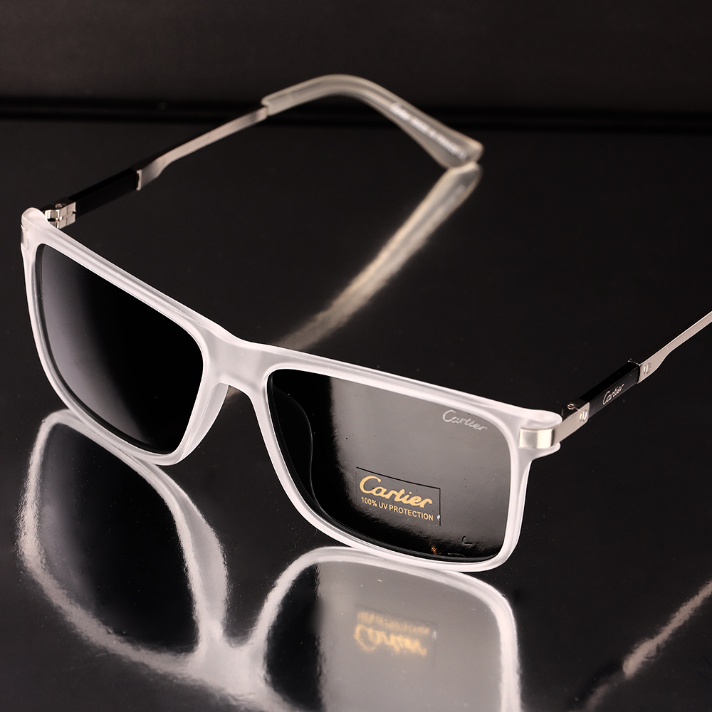 نظارة شمسية بإطار أبيض شفاف