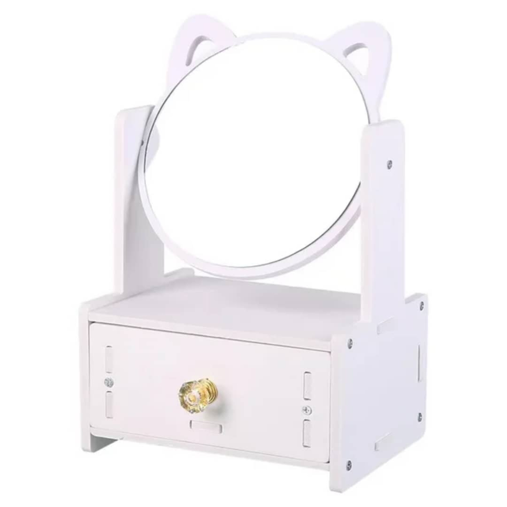 منظمة تجميل صغيرة مع مرآة 