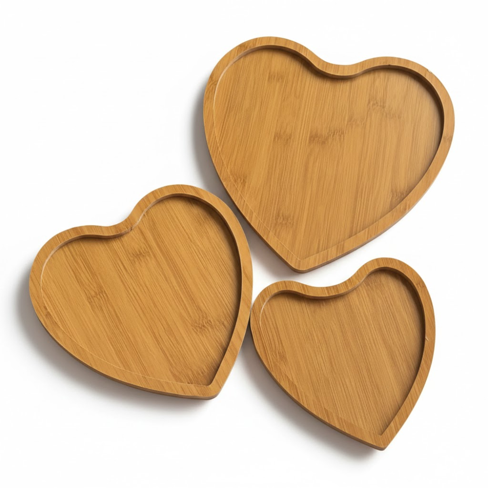 طقم أطباق خشبية على شكل قلب