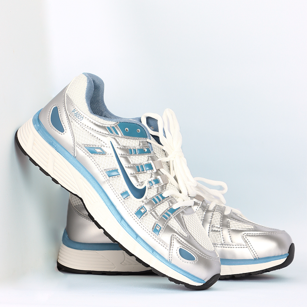 حذاء رياضي  عصري