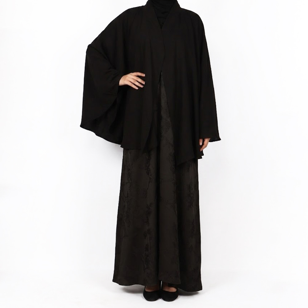 عباية نسائية بطبقتين بتصميم أنيق