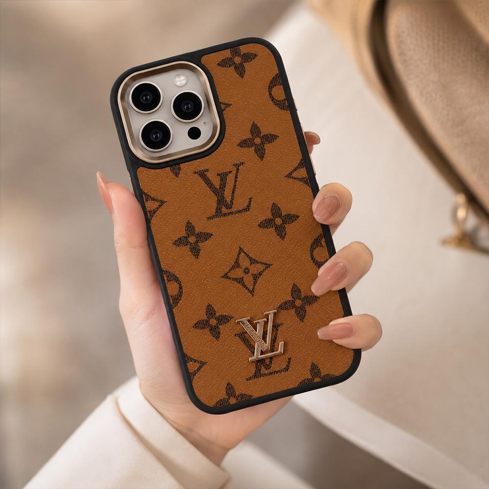 كفر آيفون فاخر بتصميم LV كلاسيكي
